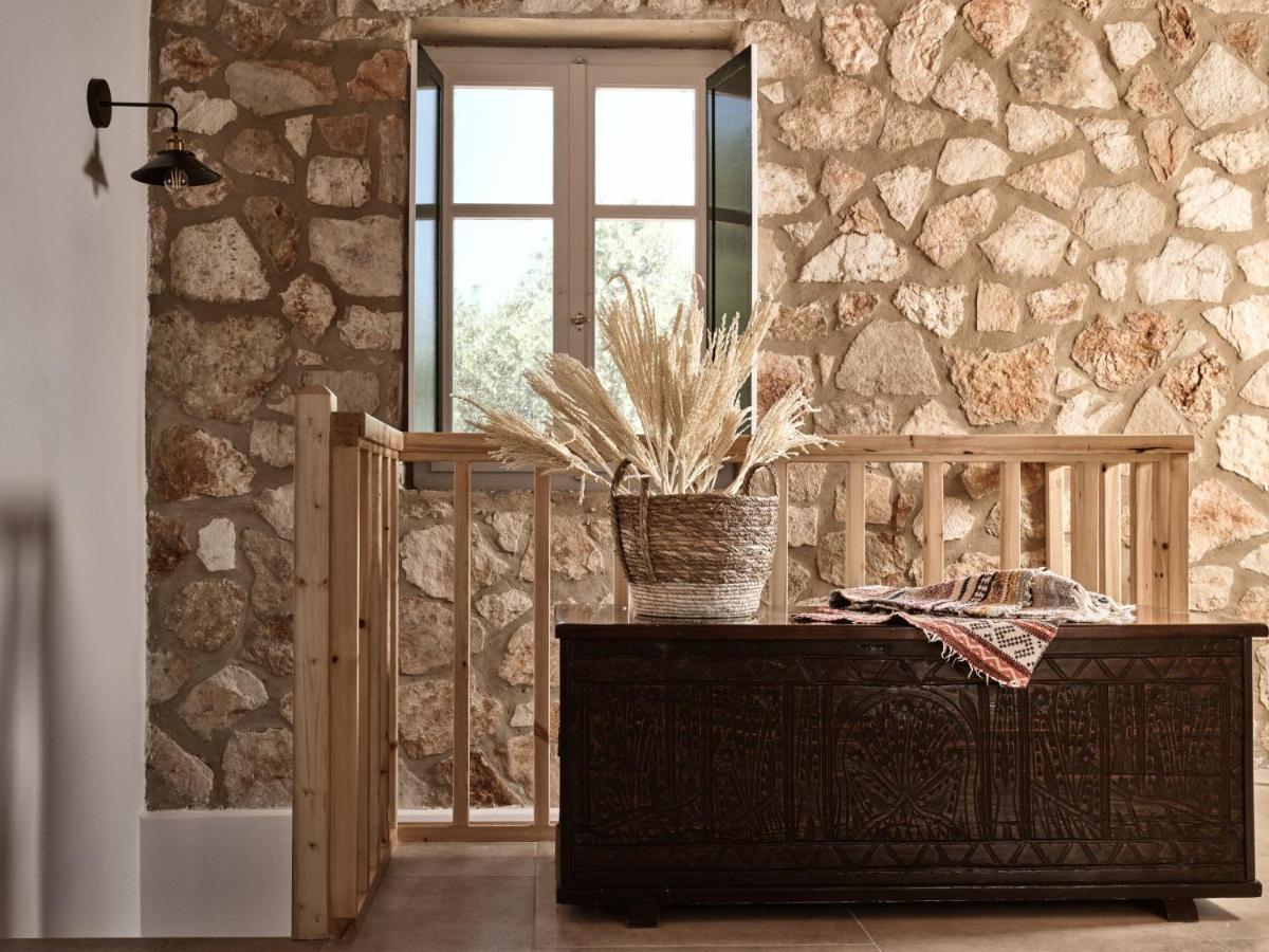 Dounias Village - Traditional Architecture & Modern Luxury Holiday home *