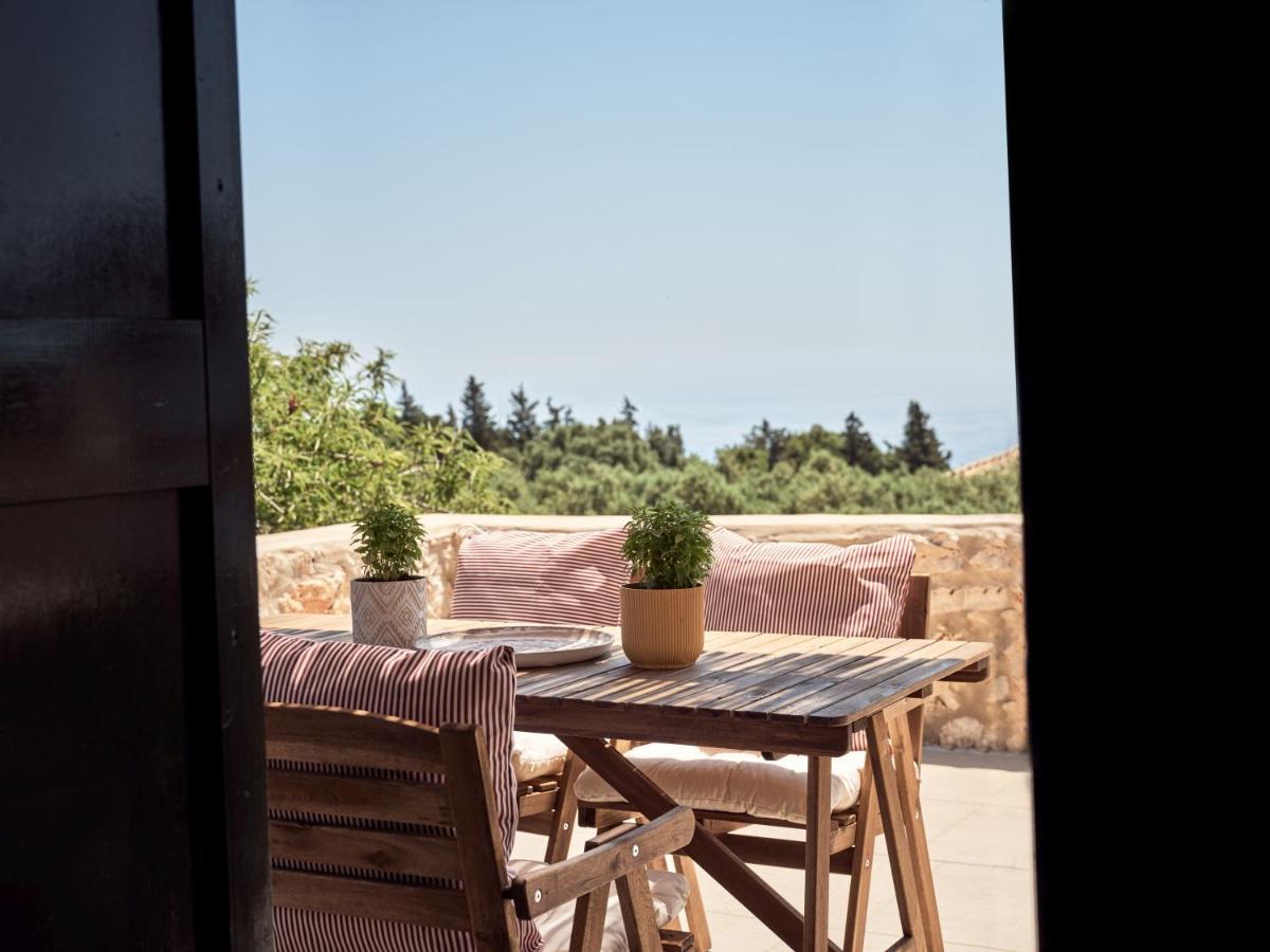Dounias Village - Traditional Architecture & Modern Luxury Holiday home *