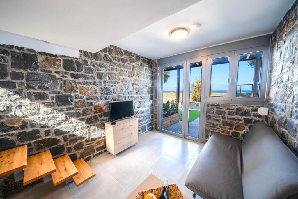 Terrazeus - Stone House Beachfront 3 Milatos