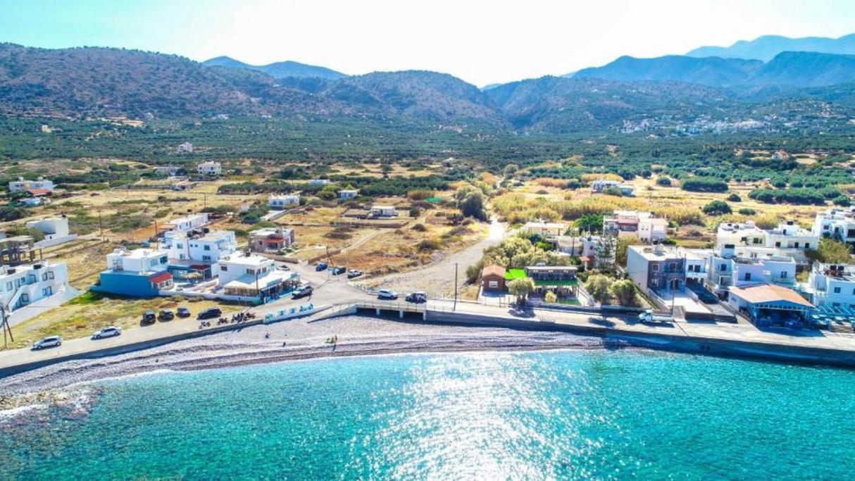 Terrazeus - Stone House Beachfront 3 Apartment