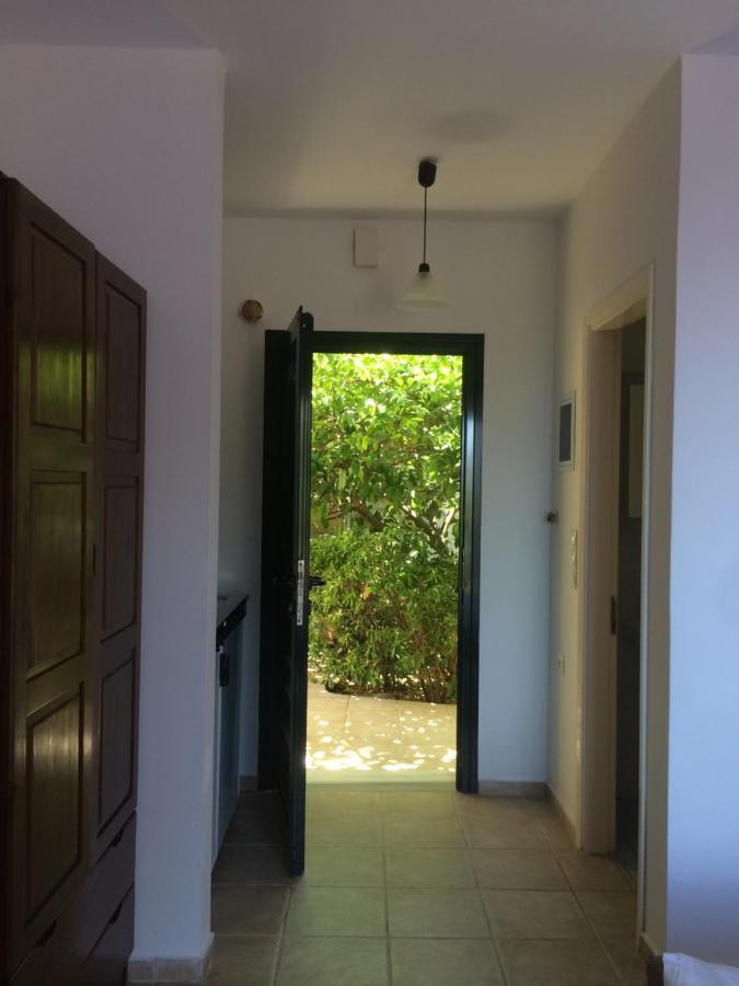 Giannatos' Studios Apartment