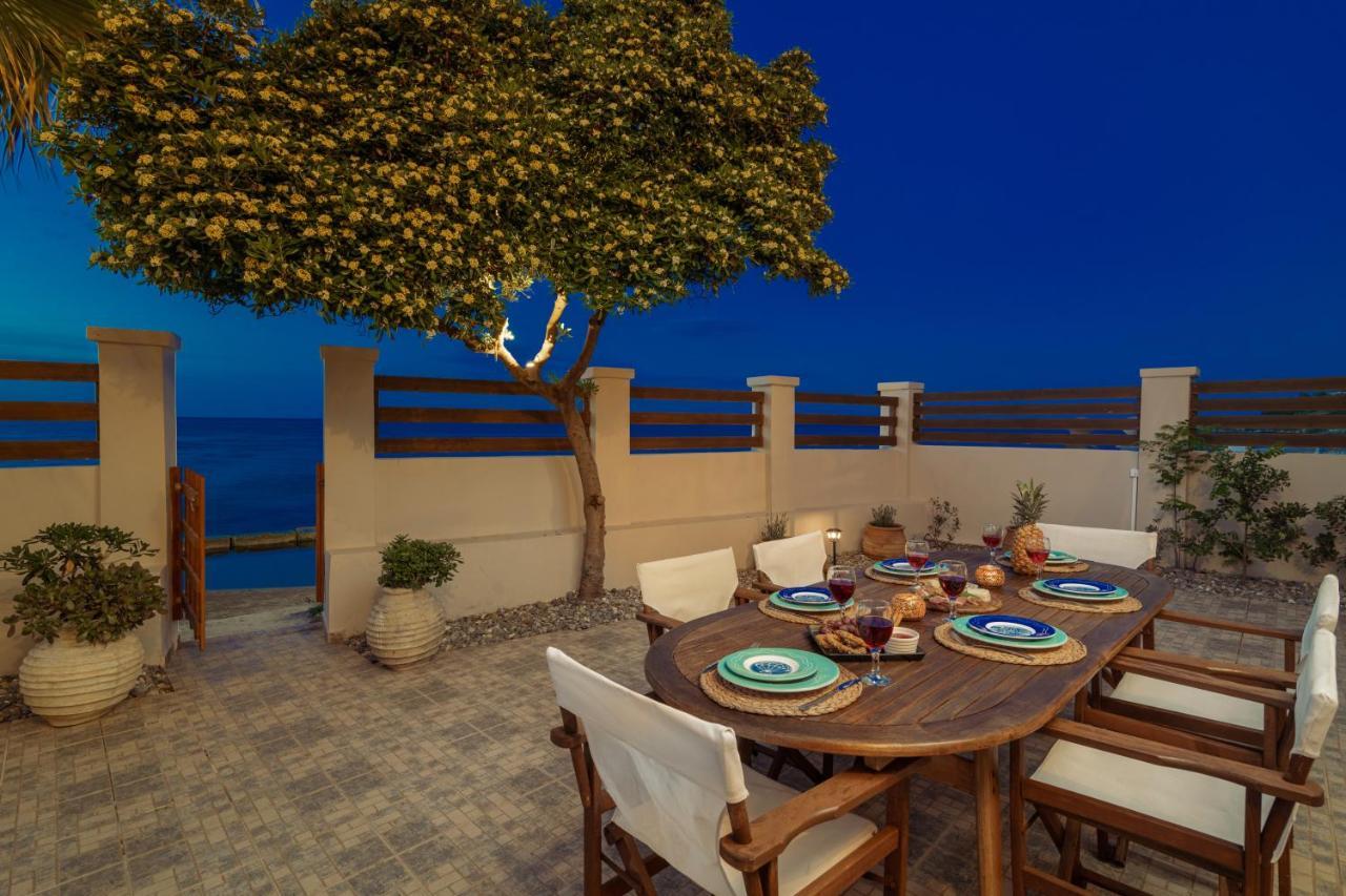 Villa Elizabeth - Seafront Classic Villa! Argassi