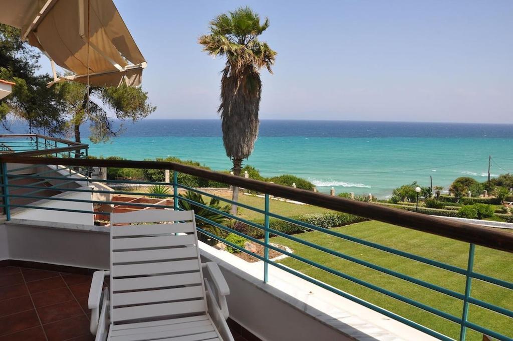Yades Elegant 2 Minutes Away From The Holiday home *