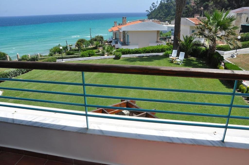 Yades Elegant 2 Minutes Away From The Holiday home *