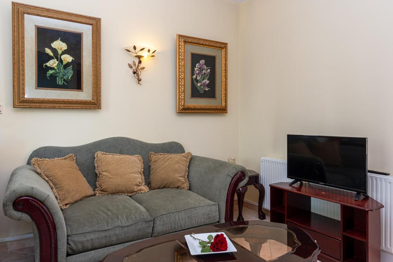 Vergis Epavlis Hotel Agios Myronas