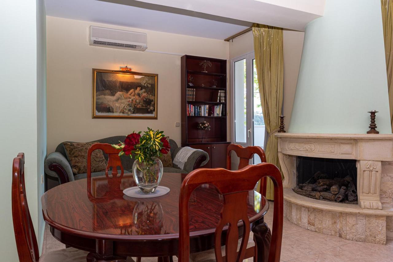 Vergis Epavlis Hotel 5*
