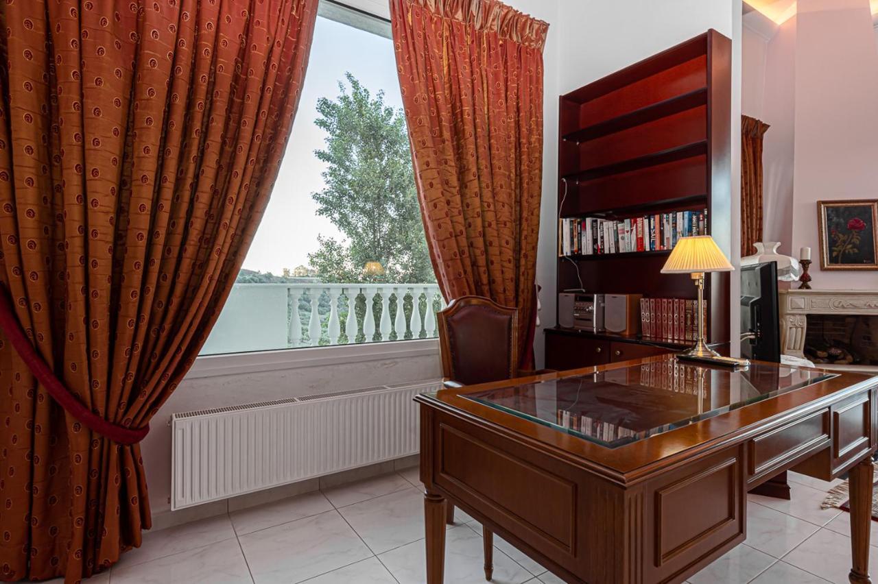 Hotel Vergis Epavlis 5*
