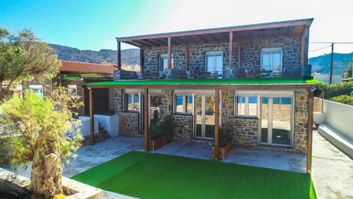Apartment Terrazeus - Stone House Beachfront 3 *