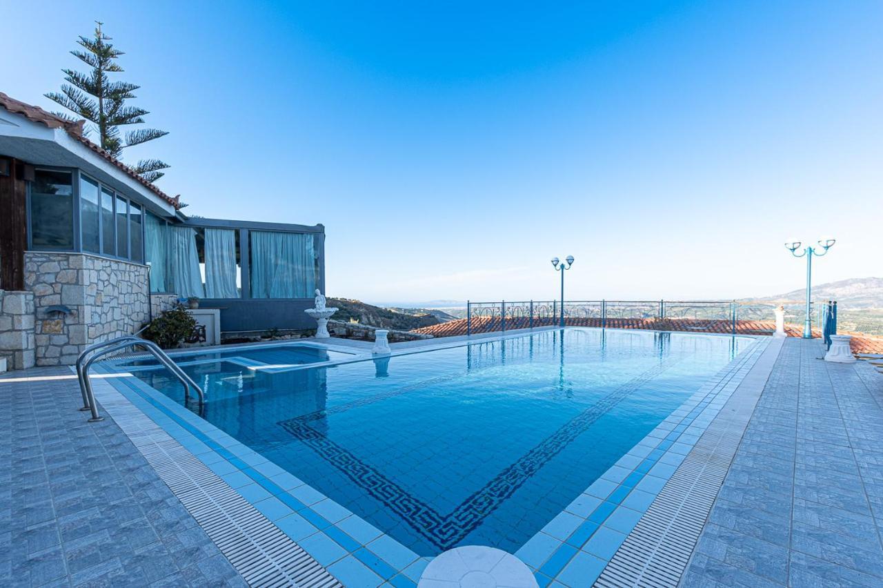 Hotel Vergis Epavlis 5*