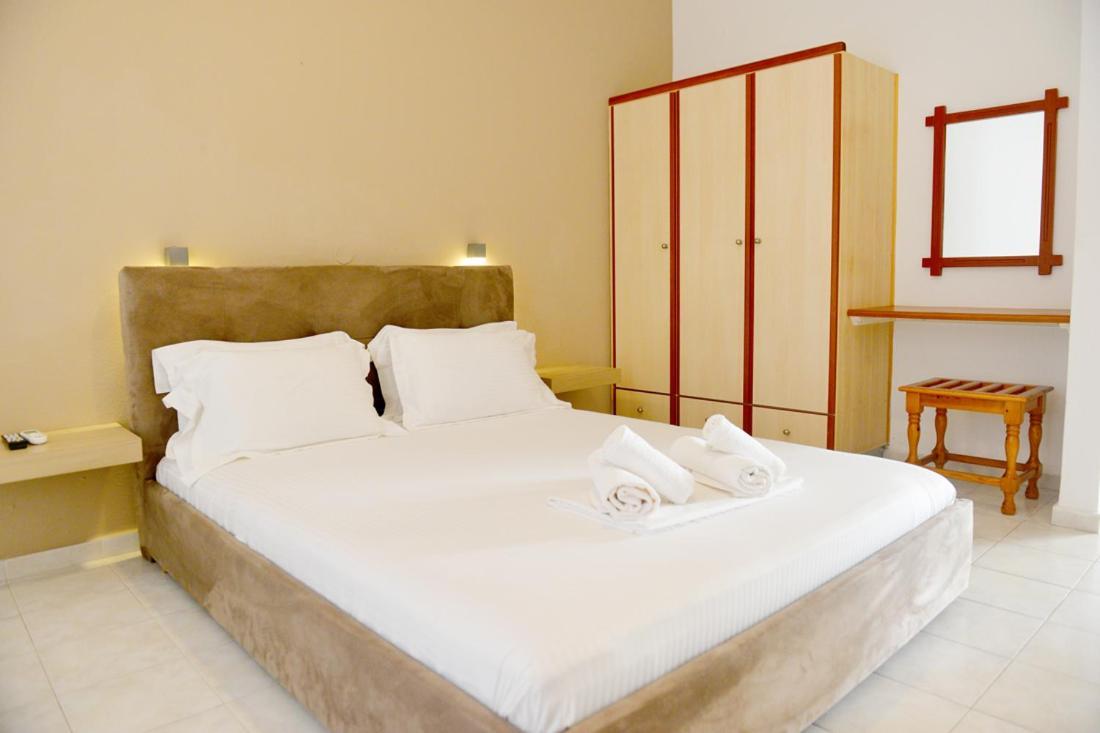 Marina Hotel 2*