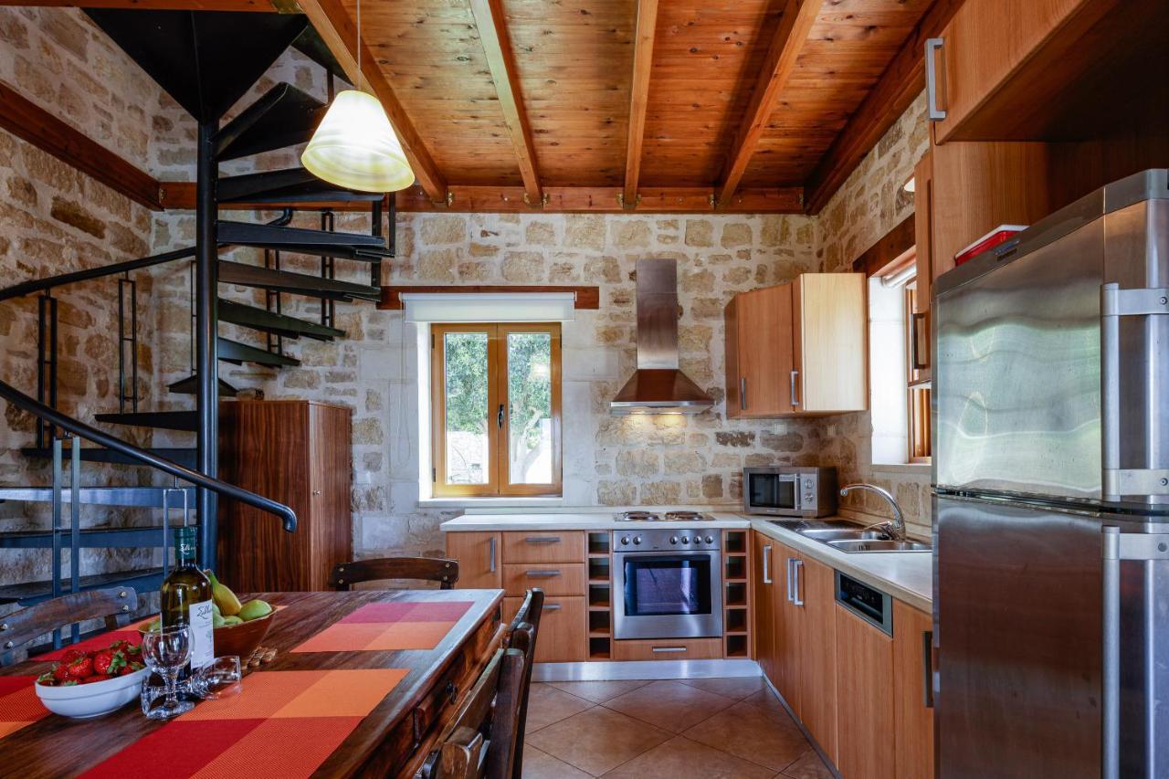 Villa - Private Pools & Seaview - 500m From Stavromenos