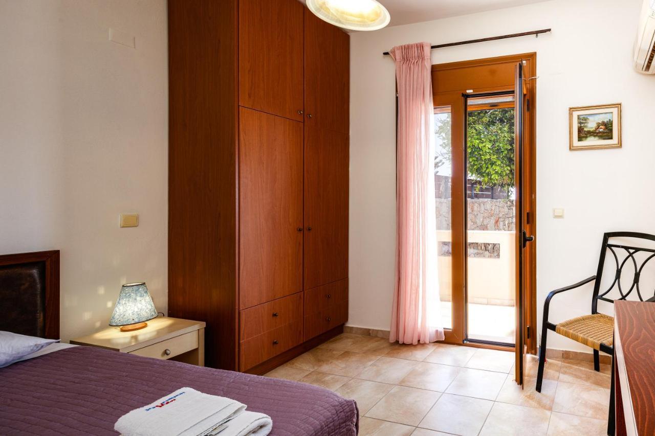 - Private Pools & Seaview - 500m From Villa Stavromenos