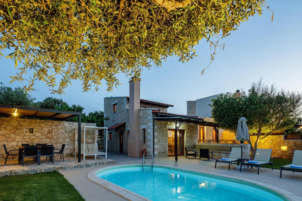 - Private Pools & Seaview - 500m From * Stavromenos