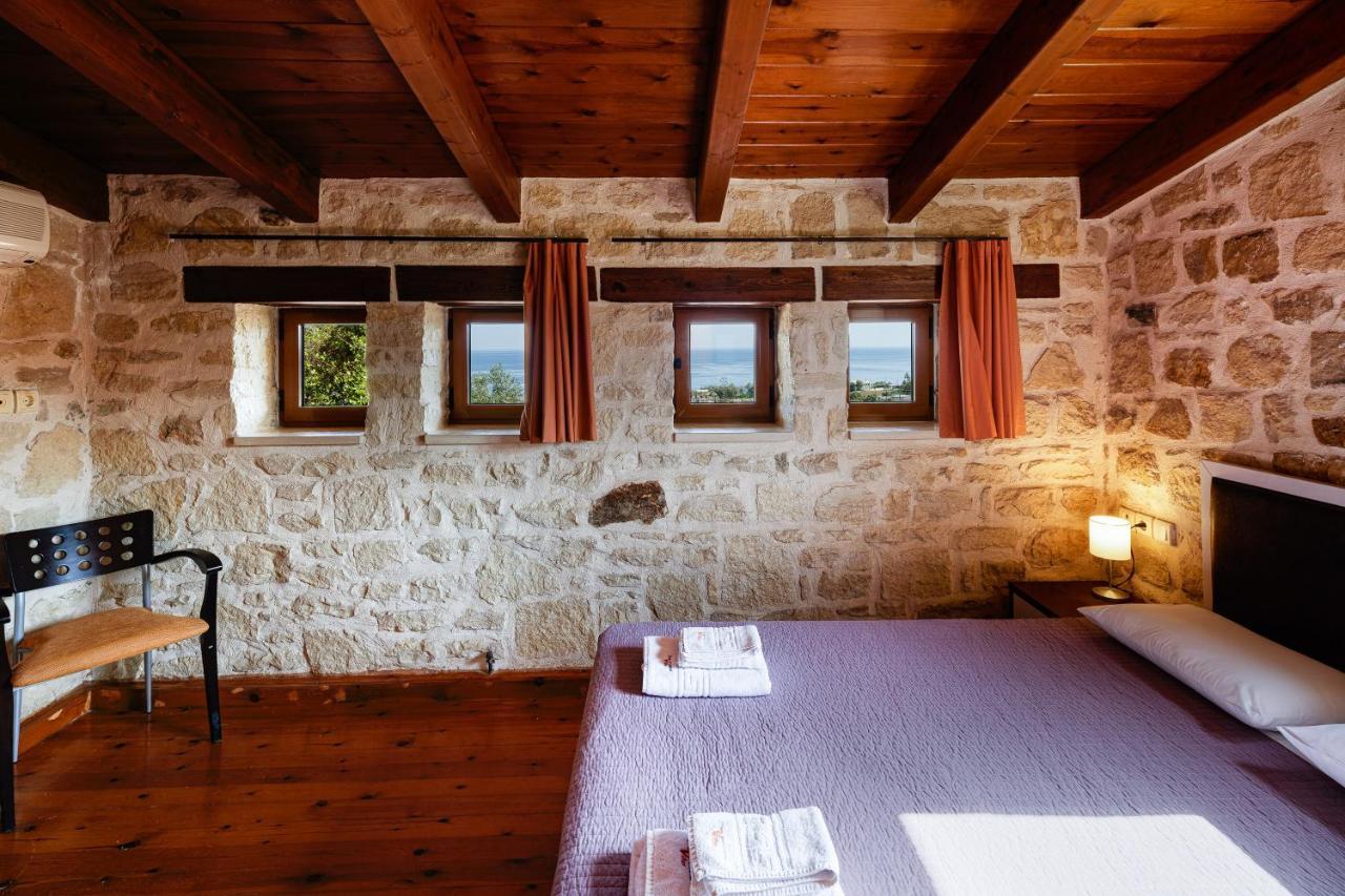 - Private Pools & Seaview - 500m From Villa