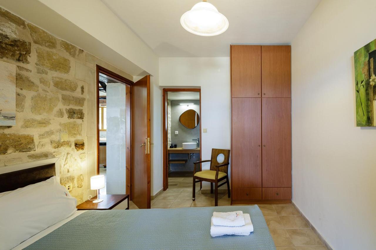 - Private Pools & Seaview - 500m From Stavromenos