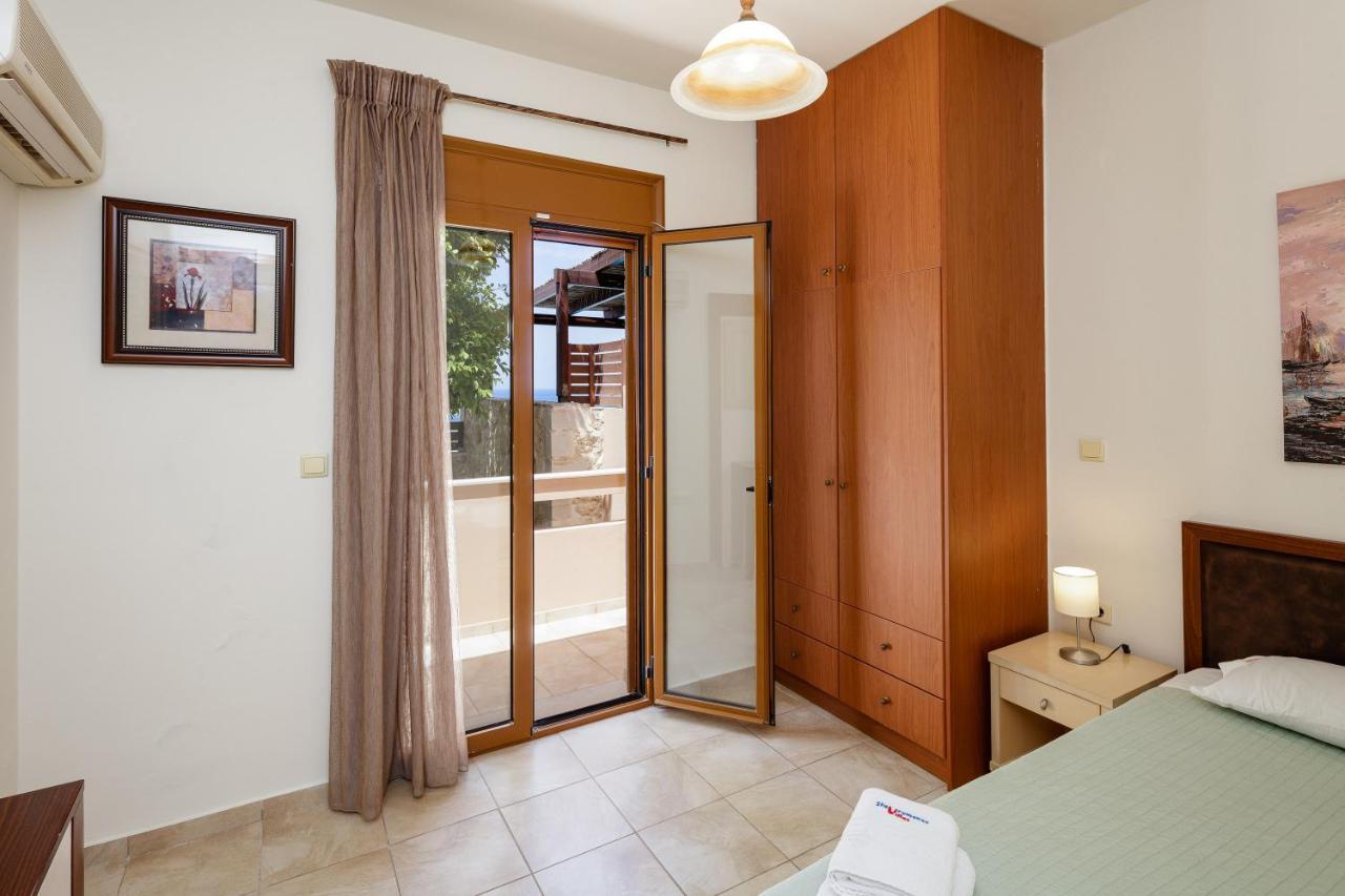 - Private Pools & Seaview - 500m From * Stavromenos