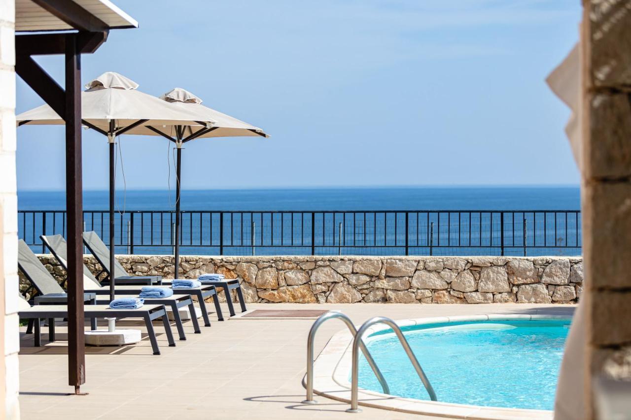 - Private Pools & Seaview - 500m From Stavromenos