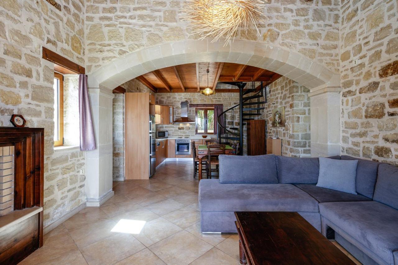 - Private Pools & Seaview - 500m From Villa Stavromenos