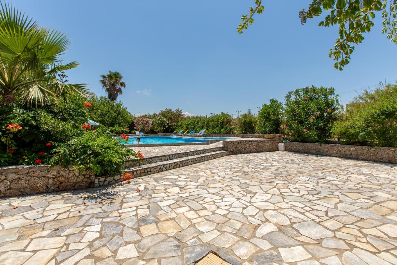San Antonio Stratos Aparthotel