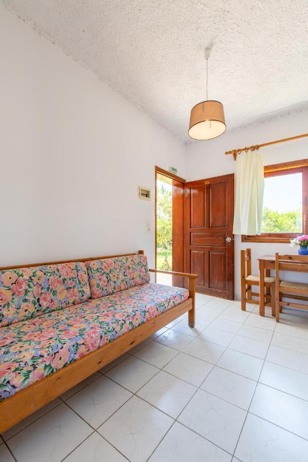 San Antonio Stratos Aparthotel Kamisiana