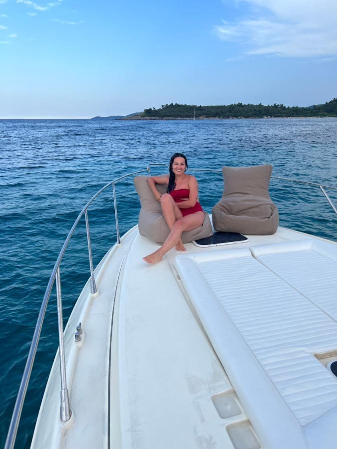 Botel White Eagle Cruises Sani