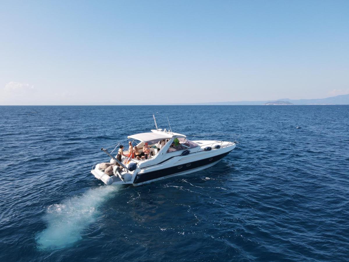 Botel White Eagle Cruises Sani Sani (Chalkidiki)