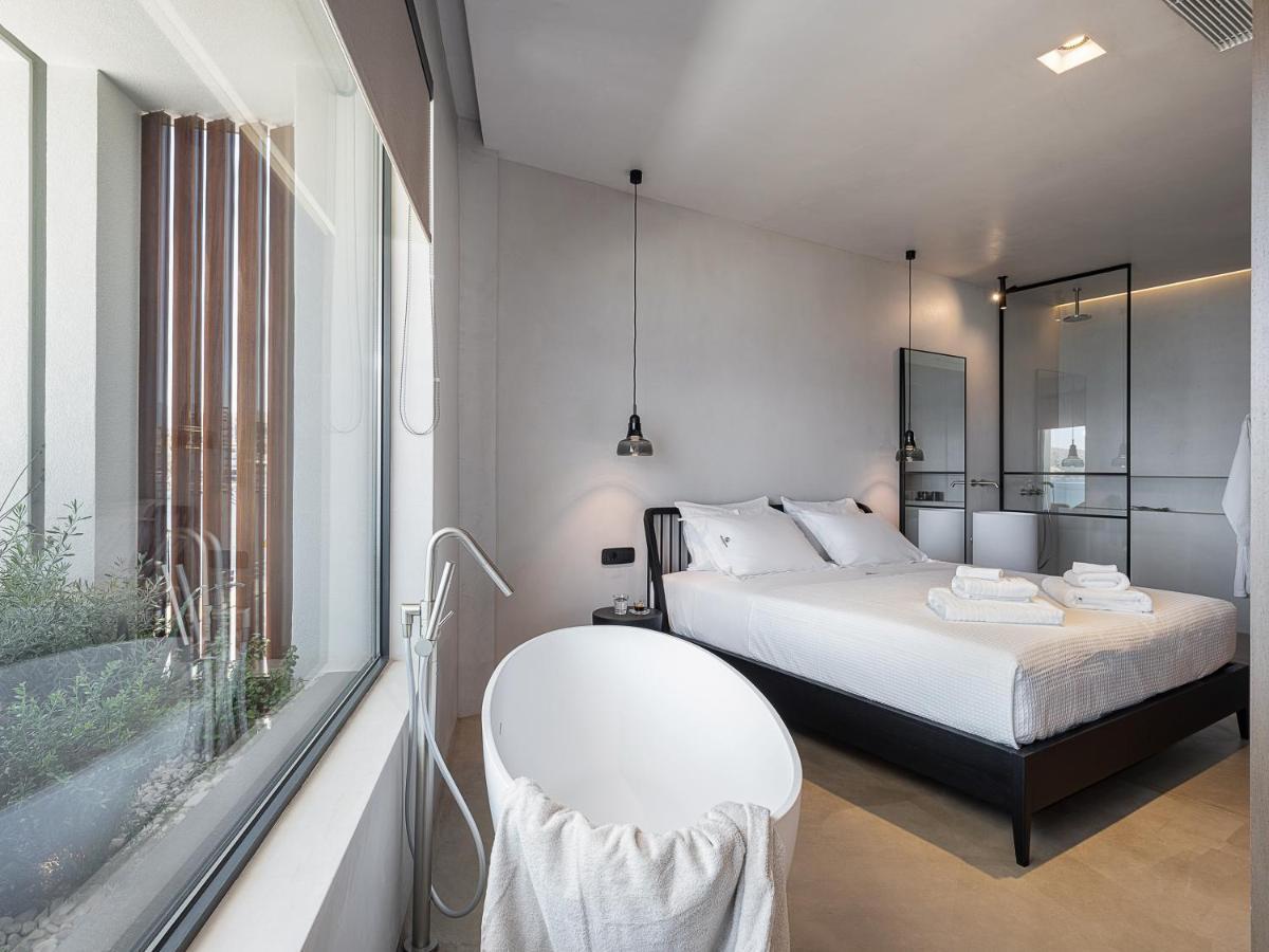 Brand New Luxury Seannamon Suites, Amazing Seaview Apartment