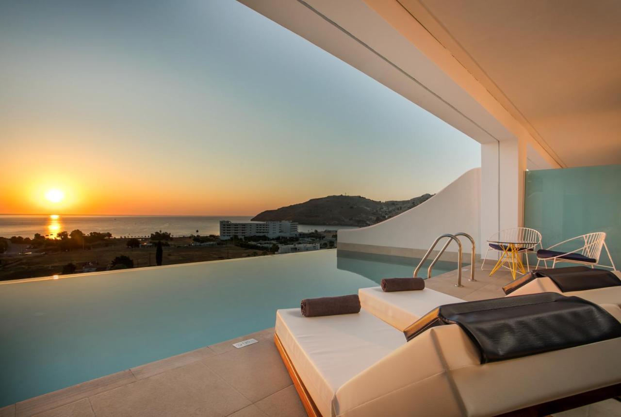 White & Hotel 4*
