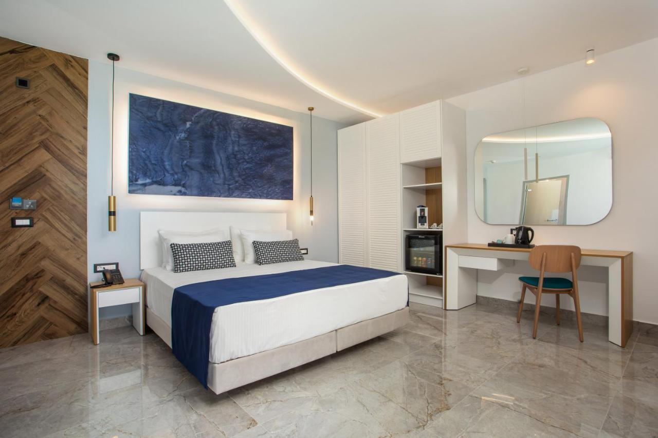 White & Lindos (Rhodes)
