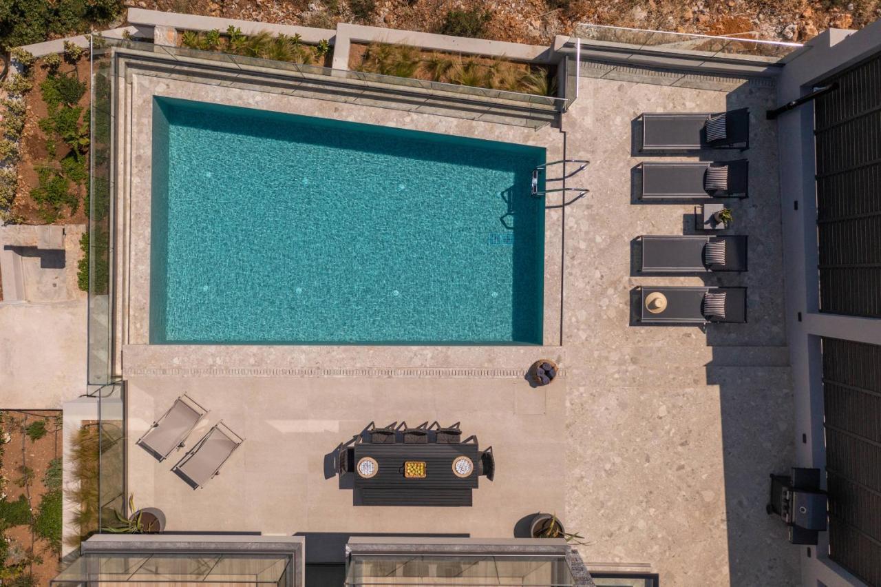 Villa Onyx - With Private Heated Pool Atsipopoulo