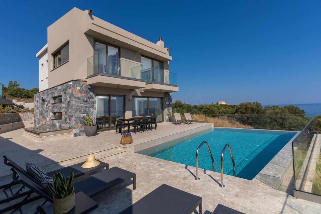 Onyx - With Private Heated Pool *
