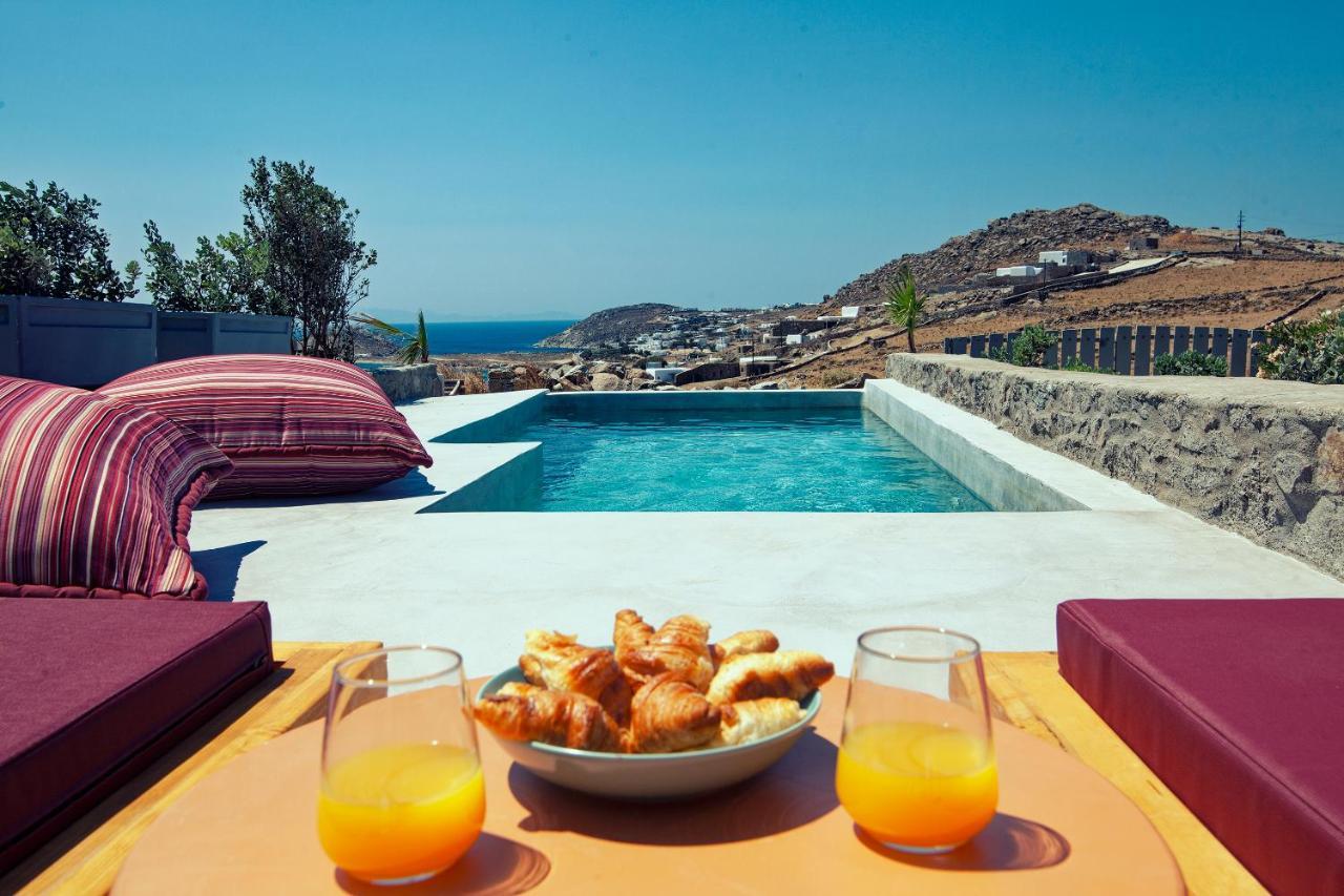 Piccolo With Private Pool And Sea View Villa