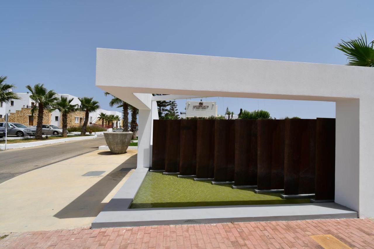 Hotel Geraniotis And Platanias (Crete)