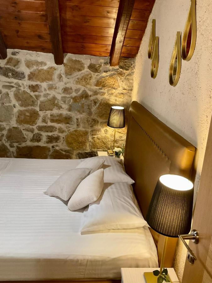 Stonehouse & Casa Al Sole E Al Mare Holiday home