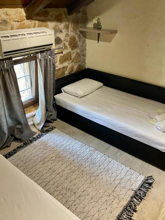 Stonehouse & Casa Al Sole E Al Mare Holiday home Nea Roda