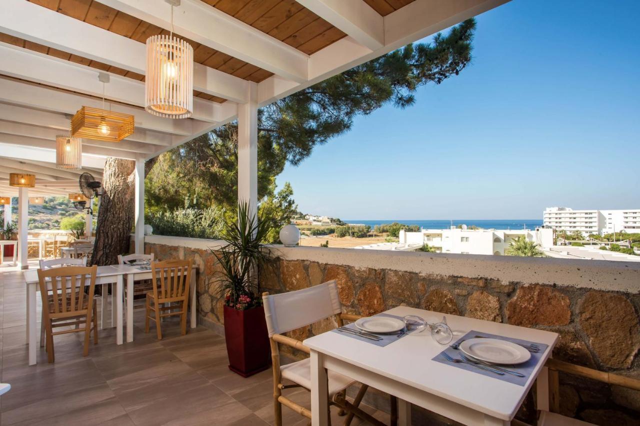 Hotel White & 4*