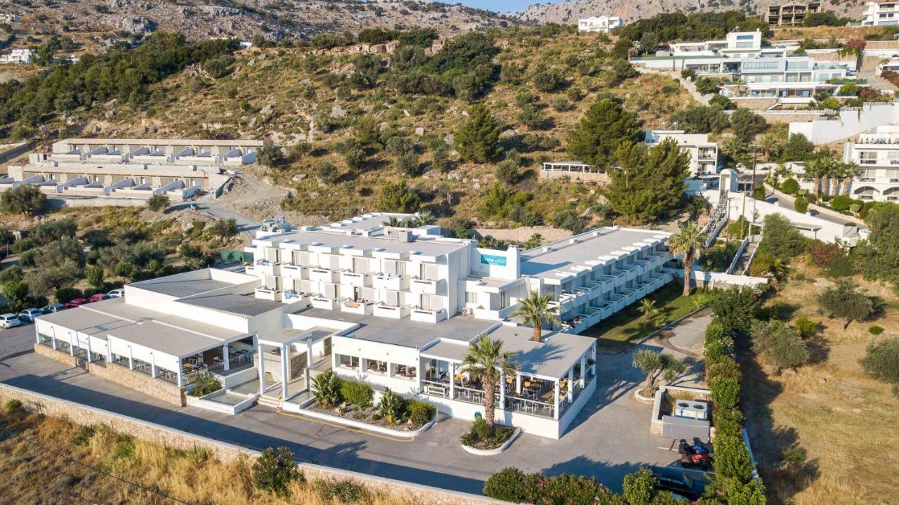 Hotel White & 4*