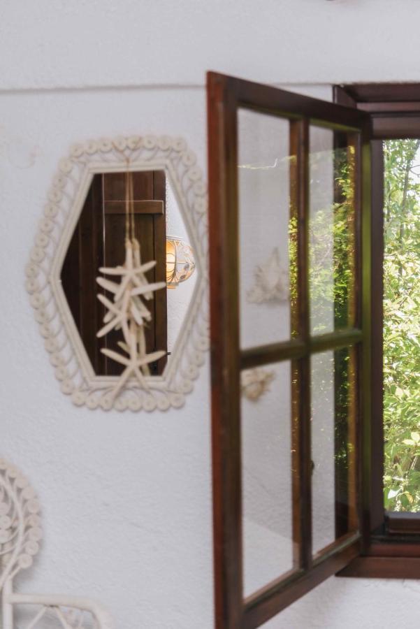 #luxlikehome - White Shell