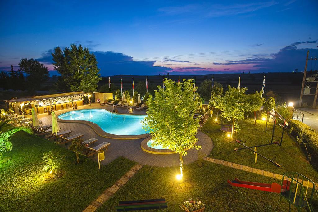 Sunny Hill 3*