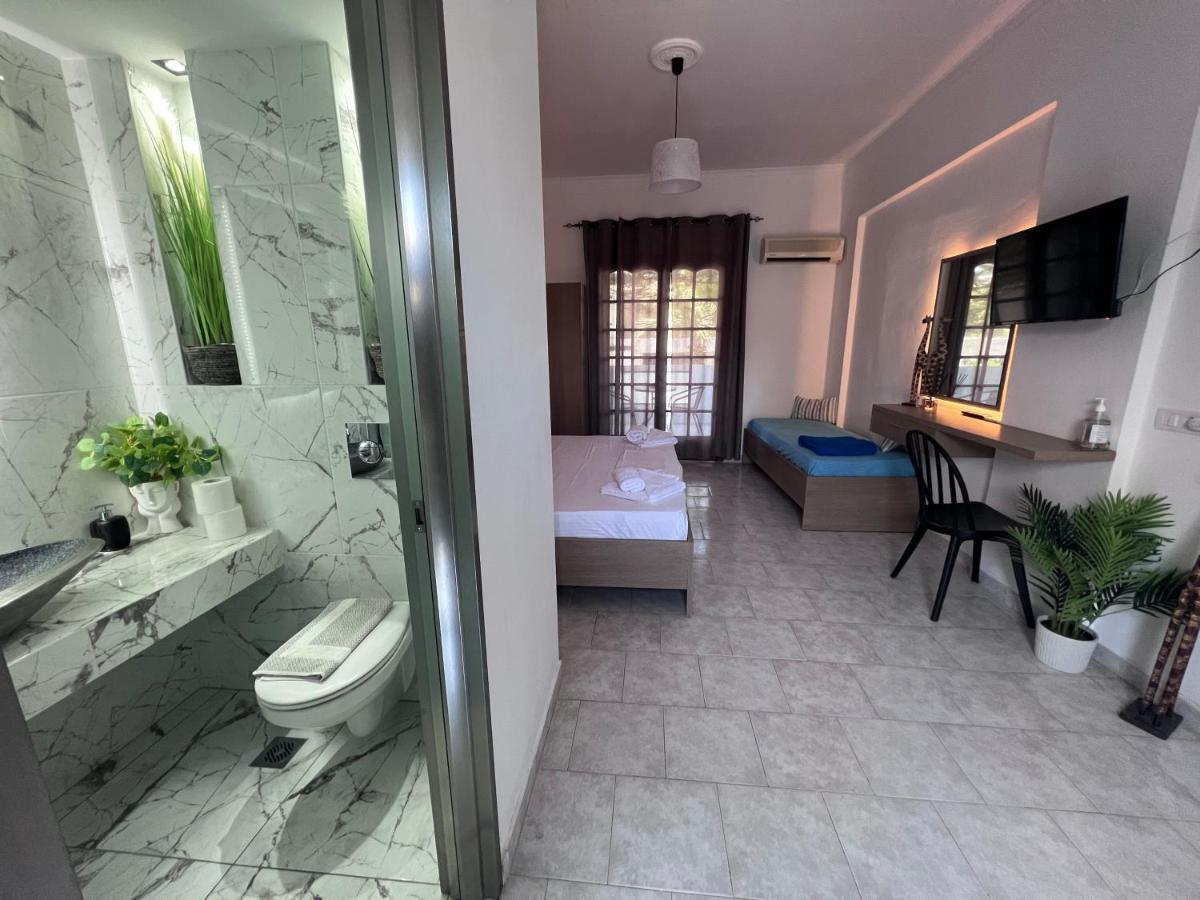 Amarylis Beachfront Studios *