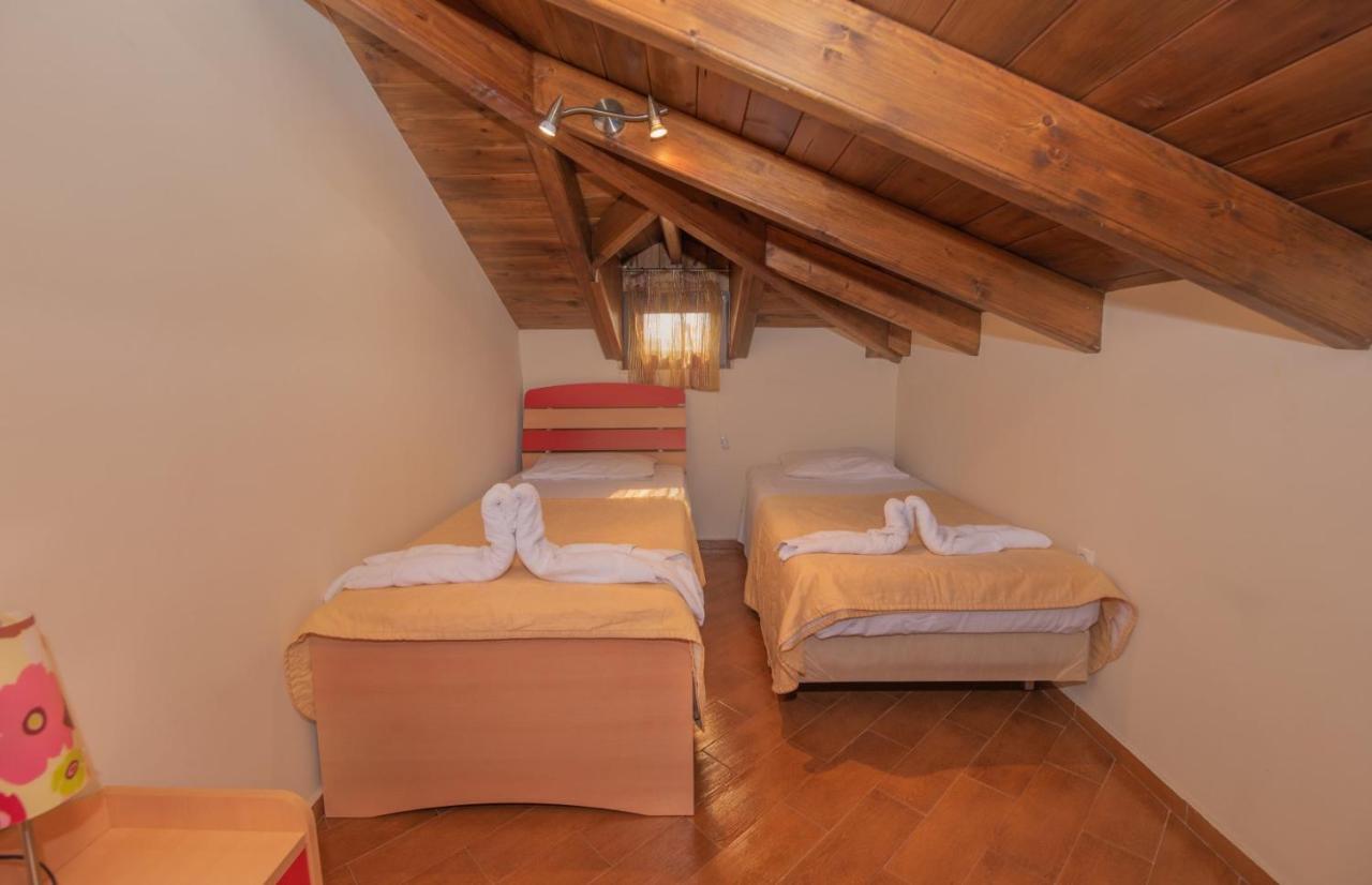 Emma's Luxury Villa