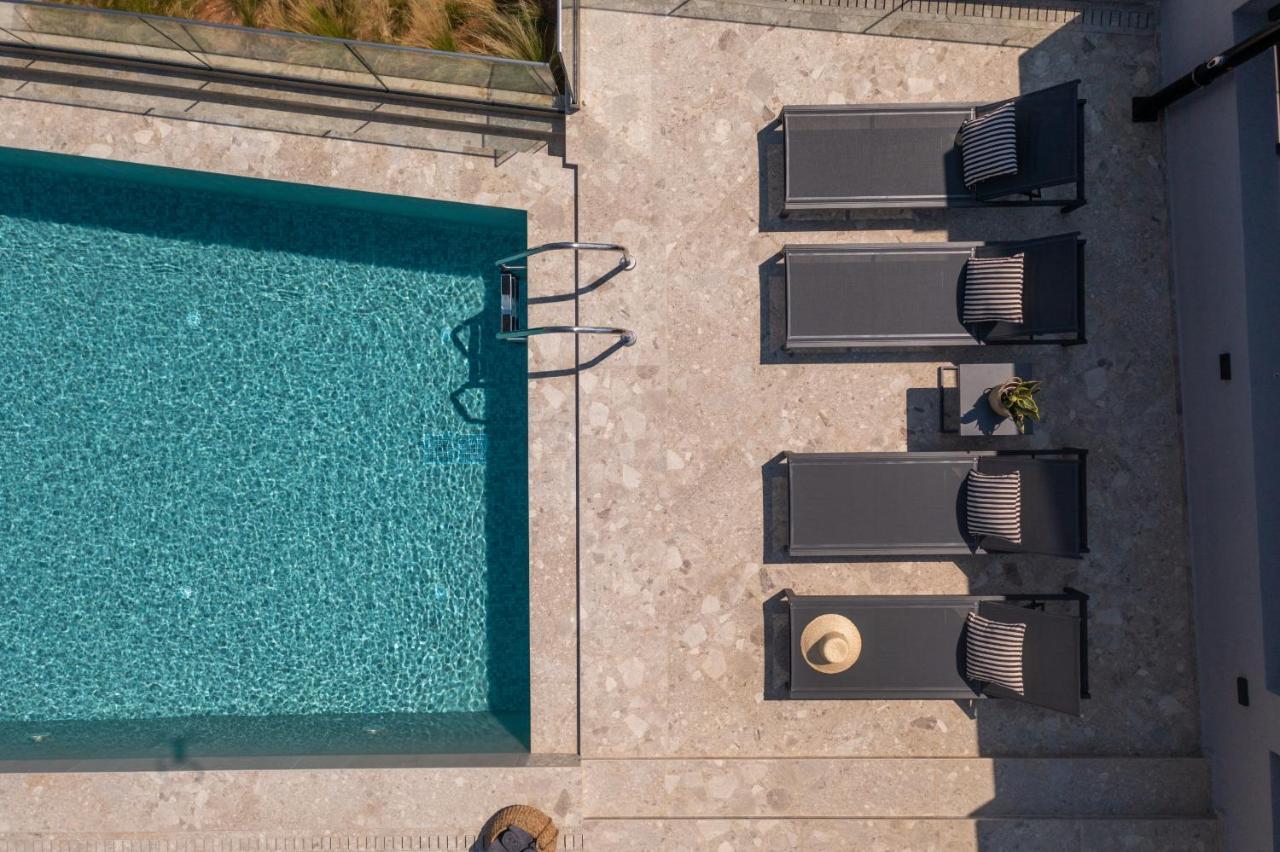 Onyx - With Private Heated Pool