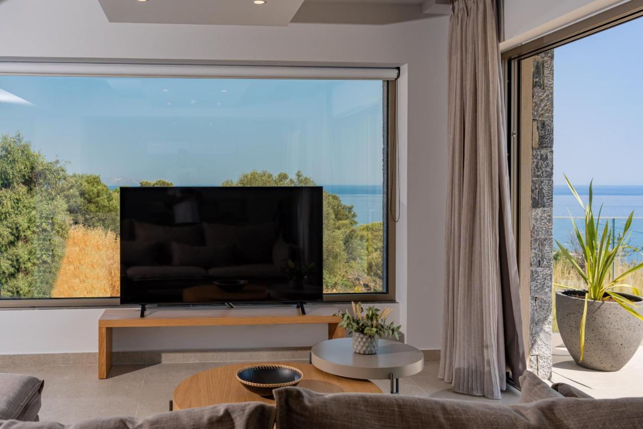 Onyx - With Private Heated Pool * Atsipopoulo