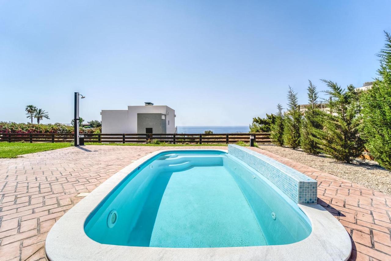 Heliophos Amalthia Villa Kiotari