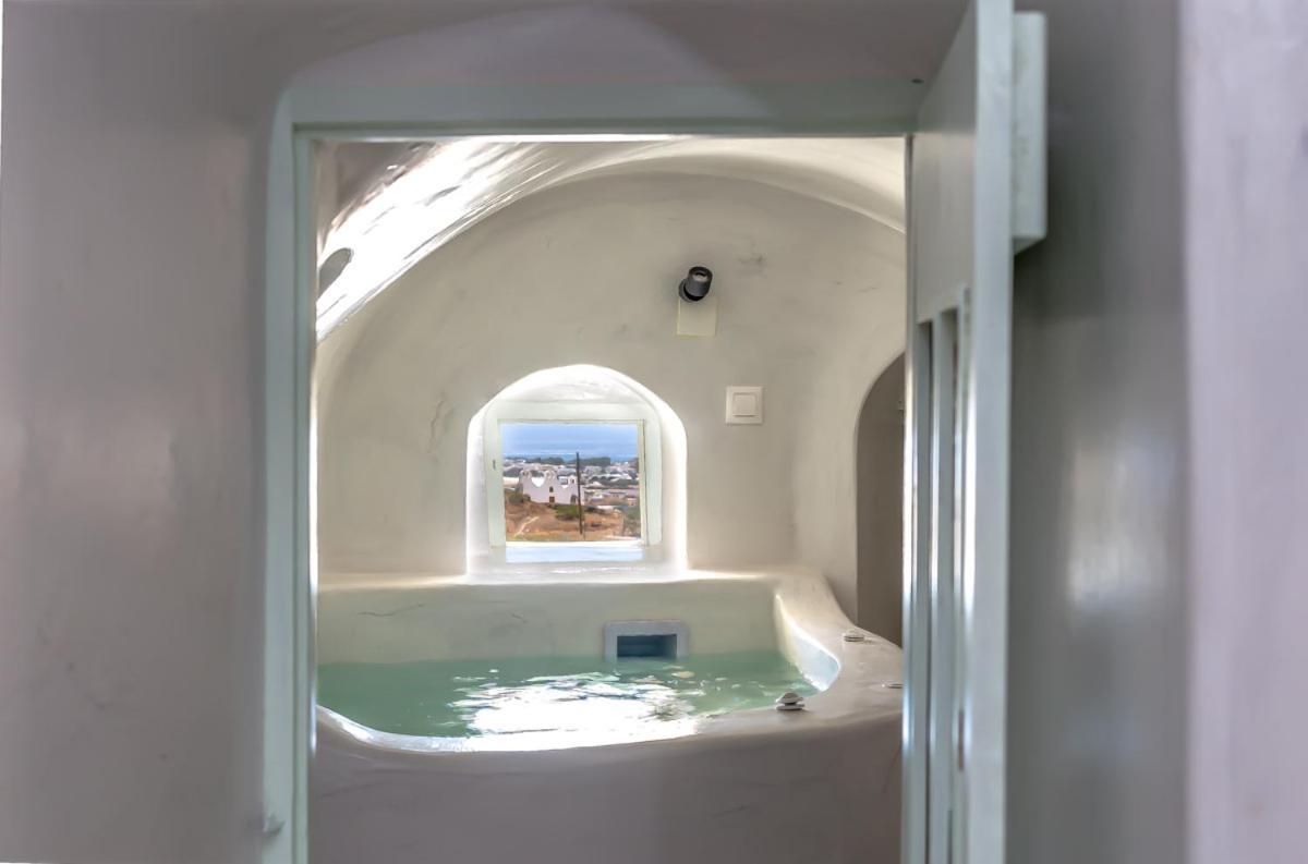 Exi Castle * Emporio (Santorini)