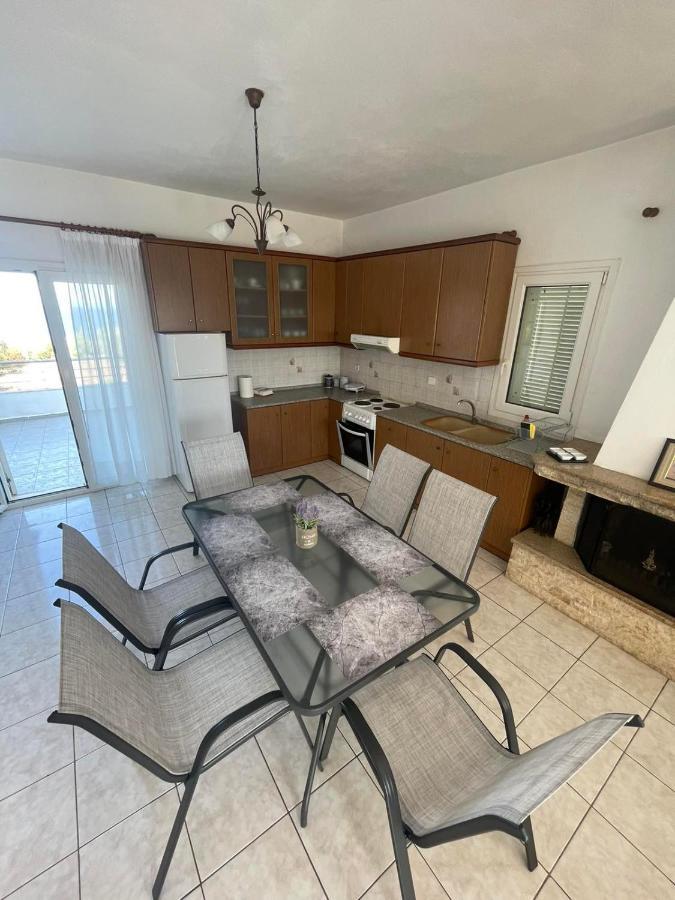 Harris Apartment *
