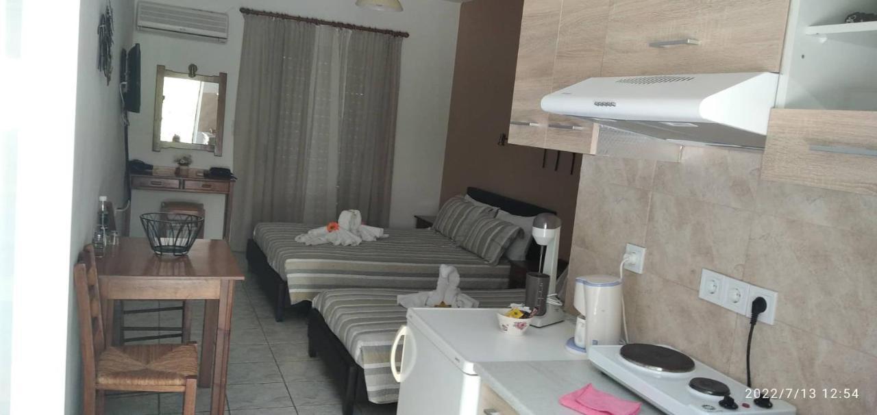 Golden Sun Apartment Rodakino