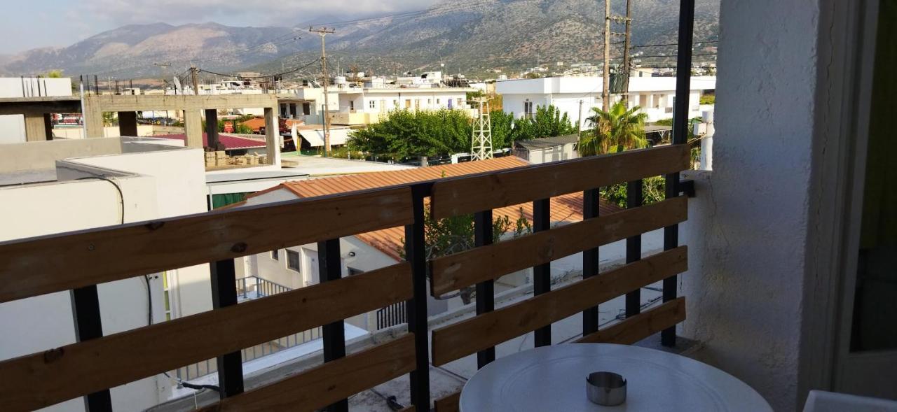 Hotel Cleo 250m From The
