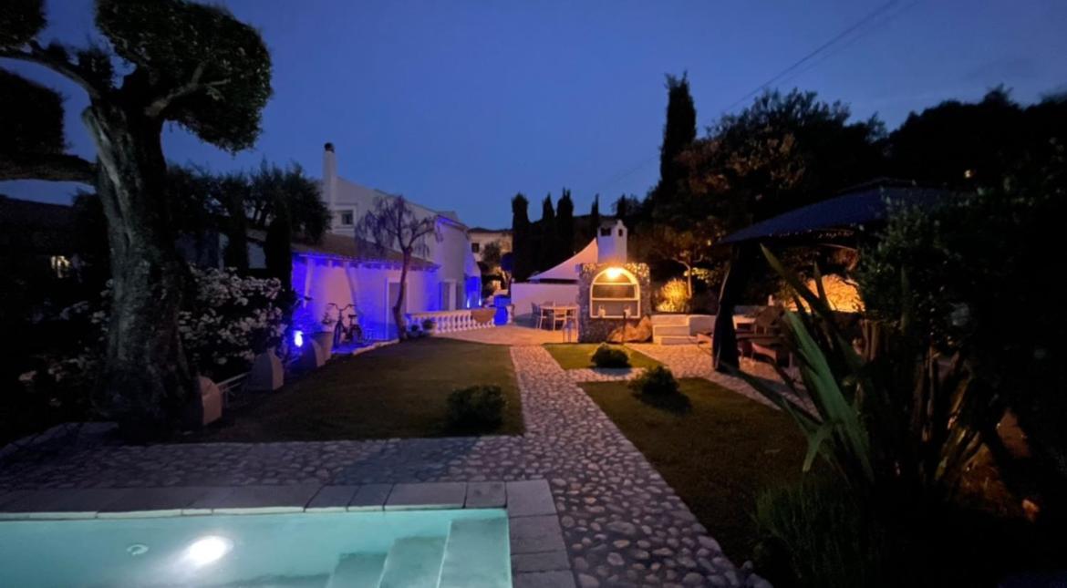 Villa Vraxleri House *