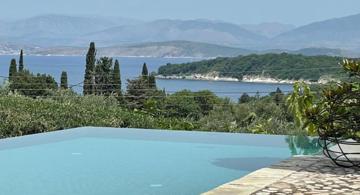 Villa Vraxleri House